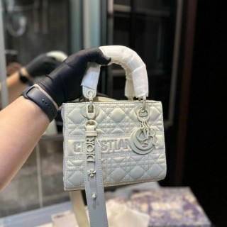 디* 매트 D라이트 레이디